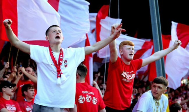 shels-fans-cheers-on-their-team