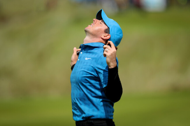 rory-mcilroy-dejected-on-the-16th-hole