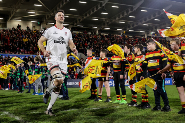 sam-carter-runs-out-into-kingspan-stadium