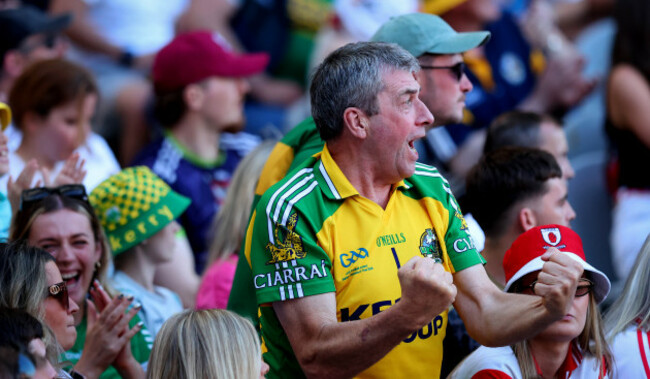 a-kerry-fan-celebrates-a-score
