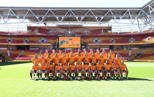 brisbane-australia-11th-july-2025-wallabies-pose-for-a-team-picture-ahead-of-the-lions-series-at-suncorp-stadium-in-brisbane-queensland-friday-july-11-2025-aap-imagejason-obrien-no-archiv