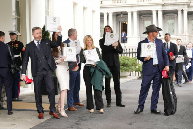 washington-united-states-of-america-27th-feb-2025-unidentified-people-hold-binders-with-information-on-the-epstein-files-outside-the-west-wing-lobby-of-the-white-house-in-washington-dc-on-thursd