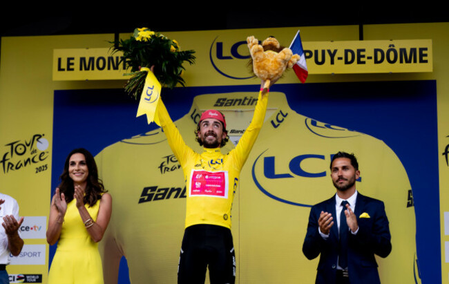 tour-de-france-2025-stage-10-ennezatle-mont-dore-puy-de-sancy-ben-healy-for-ireland-and-e-f-education-easypost-takes-the-overall-lead-in-the-general-classification