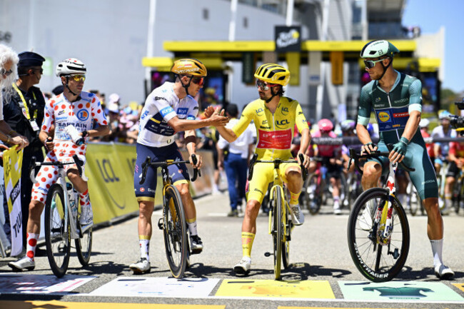 toulouse-france-16th-july-2025-french-lenny-martinez-of-bahrain-victorious-belgian-remco-evenepoel-of-soudal-quick-step-irish-ben-healy-of-ef-education-easypost-and-italian-jonathan-milan-of-lid