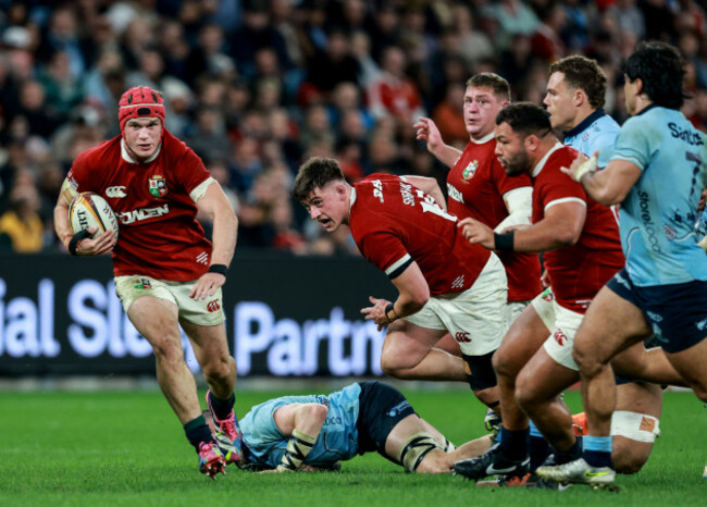 josh-van-der-flier-on-the-attack