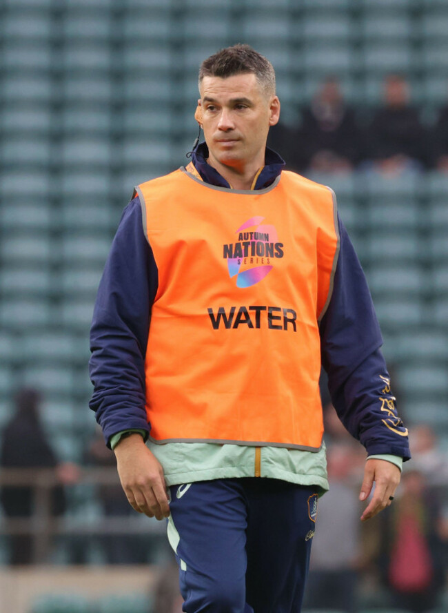 london-uk-09th-nov-2024-eoin-toolan-skills-coach-and-head-analysis-during-autumn-nations-series-between-england-against-australiawallabies-at-allianz-stadium-twickenham-london-on-09th-november