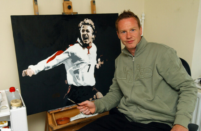 footballer-and-artist-jody-craddock-with-some-of-his-paintings-2003