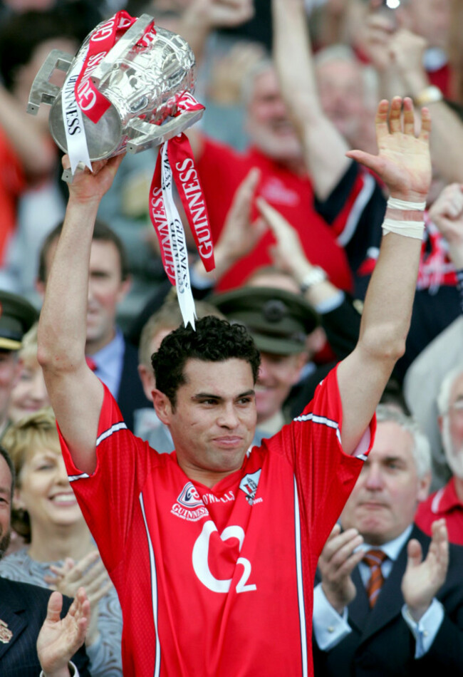 sean-og-hailpin-with-the-liam-mccarthy-cup-1192005