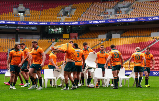 australia-break-up-from-the-team-photo-before-the-captains-run-at-suncorp-stadium-brisbane-australia-picture-date-friday-july-18-2025