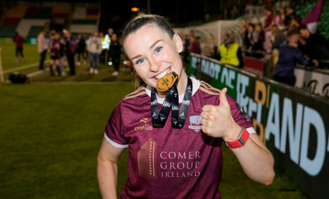 aislinn-meaney-celebrates