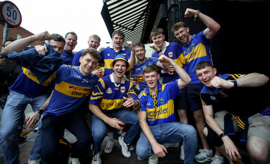 tipperary-fans-ahead-of-the-game