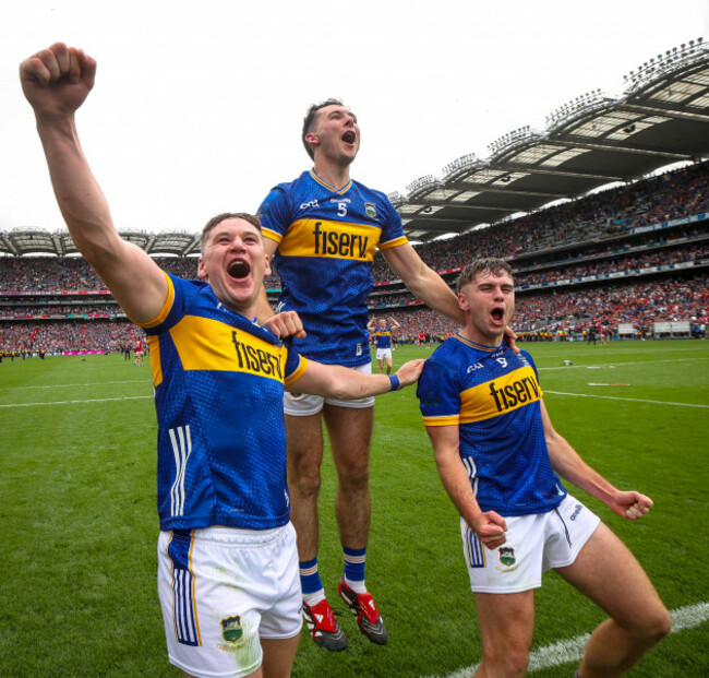 alan-tynan-craig-morgan-and-conor-stakelum-celebrate