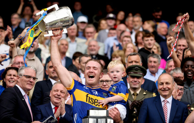 noel-mcgrath-lifts-the-liam-maccarthy-cup-with-his-son-sam