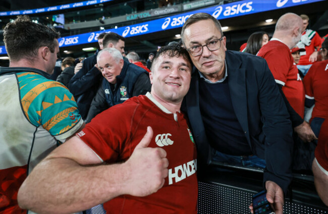 thomas-clarkson-celebrates-with-his-father-finbarr-after-the-game