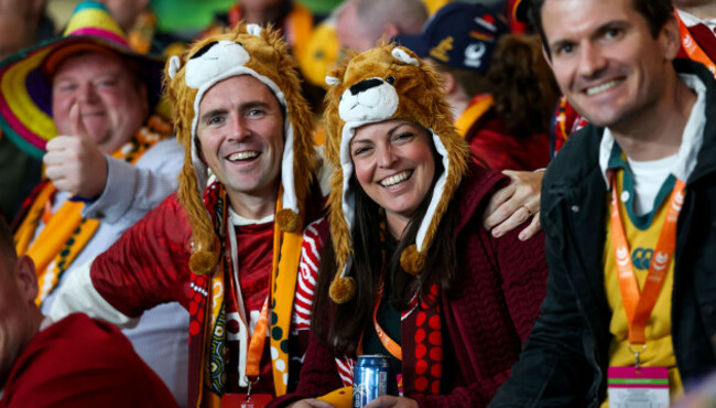 lions-fans-during-the-game