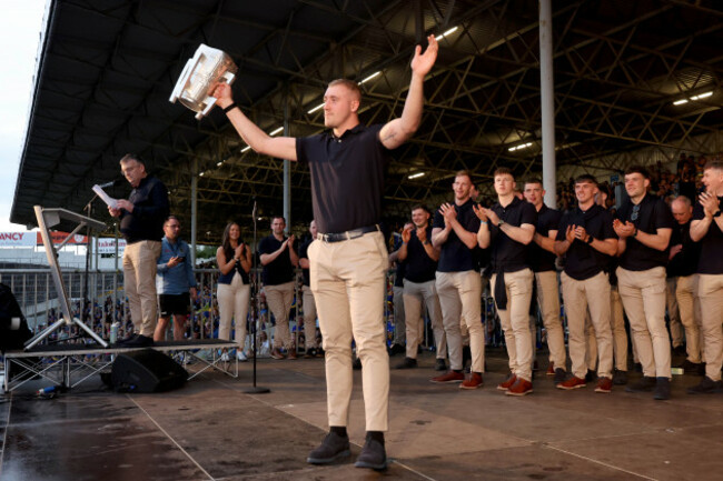 eoghan-connolly-lifts-the-liam-maccarthy