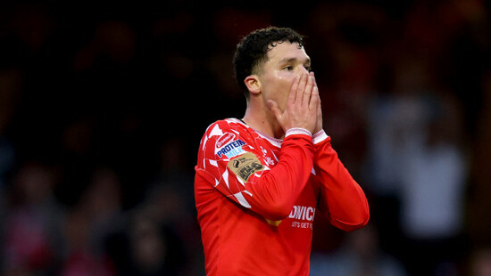 ali-coote-reacts-to-a-missed-chance