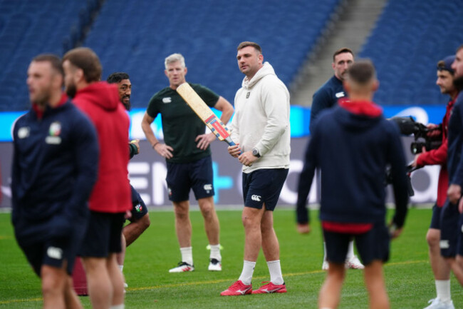 british-and-irish-lions-tadhg-beirne-plays-cricket-during-the-captains-run-at-the-melbourne-cricket-ground-in-melbourne-australia-picture-date-friday-july-22-2025