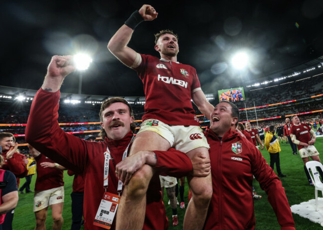 mack-hansen-hugo-keenan-and-jamie-george-celebrate-after-the-match