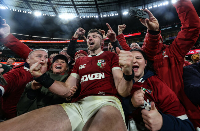 hugo-keenan-celebrates-with-fans-after-the-match
