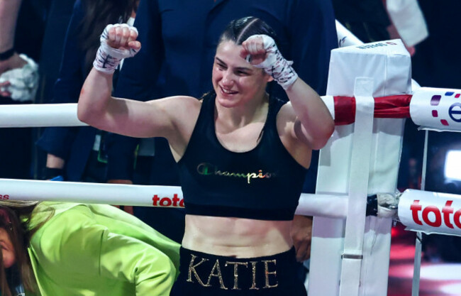 katie-taylor-celebrates-winning