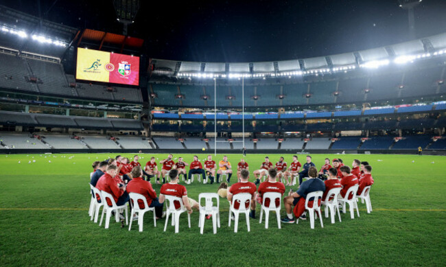 the-lions-on-the-pitch-after-the-match