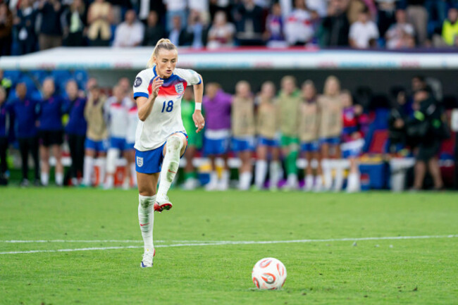 basel-switzerland-27th-july-2025-basel-switzerland-july-27th-2025-chloe-kelly-18-england-during-the-penalty-shootout-during-the-uefa-womens-euro-2025-final-match-between-england-and-spain-at-s