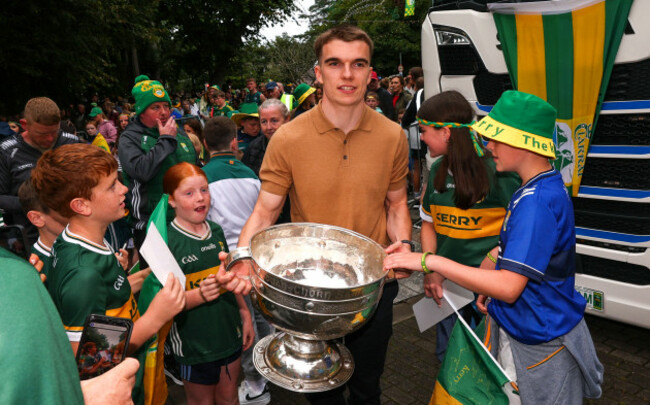 dylan-casey-is-greeted-by-fans-as-he-arrives-back-to-tralee-with-the-sam-maguire-trophy