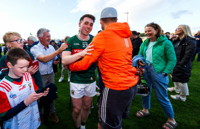 paddy-durcan-celebrates-with-fans