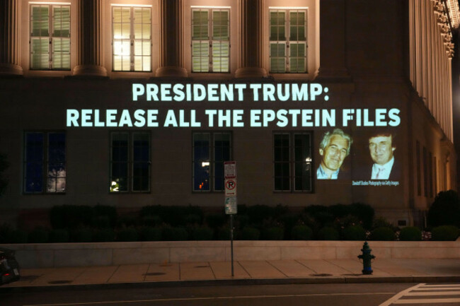 july-18-2025-washington-district-of-columbia-usa-a-projection-protest-appeared-near-the-white-house-as-epstein-protesters-illuminate-the-us-chamber-of-commerce-headquarters-credit-image