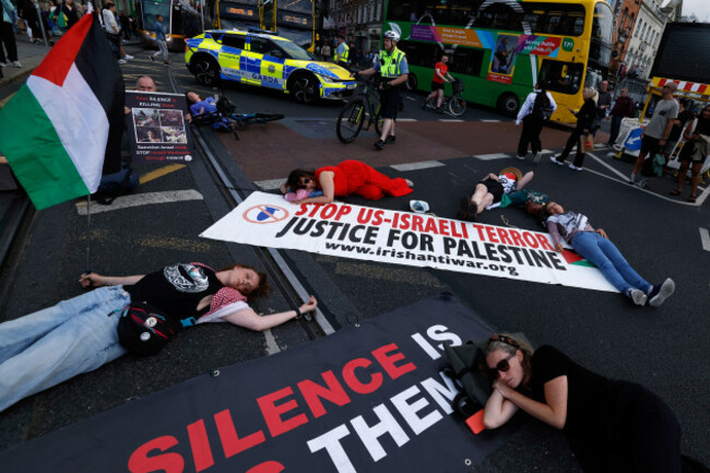 protest-gaza-palestine-refusal-art