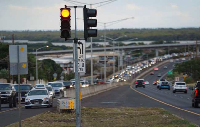 oahu-residents-evacuate-ewa-beach-due-to-the-threat-of-tsunami-in-kapolei-oahu-hawaii-tuesday-july-29-2025-ap-photomichelle-bir