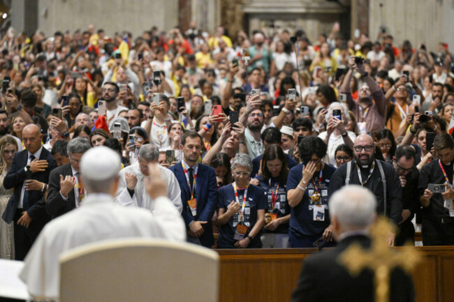 vatican-vatican-29th-july-2025-italy-rome-vatican-29-07-2025-pope-leo-xiv-receives-digital-influencers-and-missionaries-in-private-audience-press-photo-restricted-to-editorial-use-no-marketin