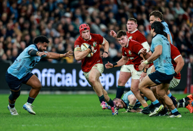 josh-van-der-flier-on-the-attack