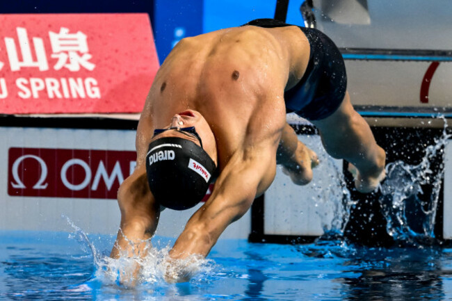 singapore-singapore-31st-july-2025-christian-bacico-of-italy-competes-in-the-swimming-200m-backstroke-men-semifinal-during-the-22nd-world-aquatics-championships-at-the-wac-arena-in-singapore-sing