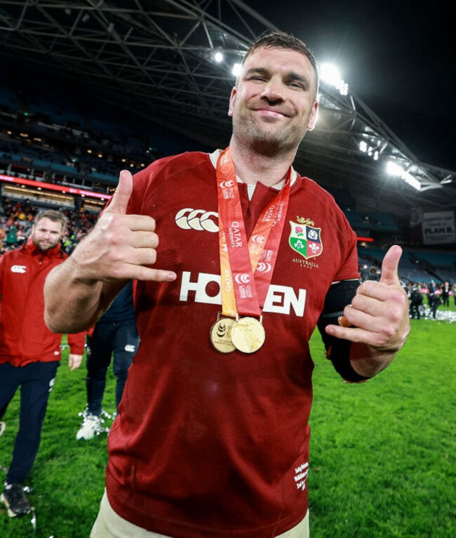 tadhg-beirne-celebrates-after-the-match