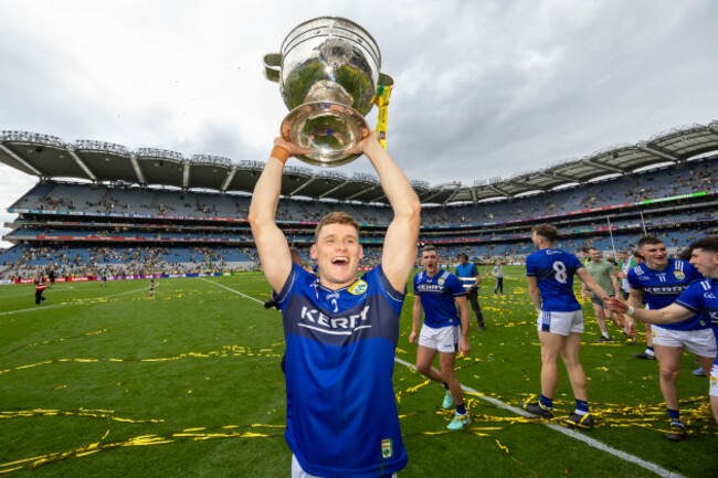 kerrys-gavin-white-celebrates-with-the-sam-maguire