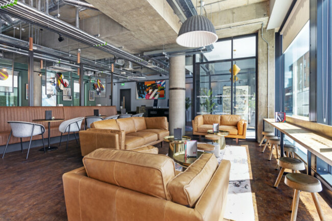 the_hendrick_foyer_1