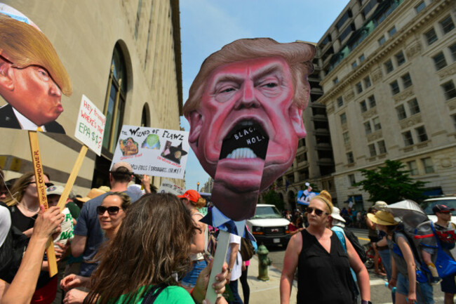 washington-district-of-columbia-usa-29th-apr-2017-tens-of-thousands-of-people-gather-for-the-peoples-climate-march-in-washington-dc-saturday-protesting-the-trump-administrations-rollback-o