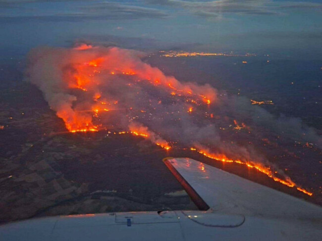 this-photo-provided-by-the-securite-civile-shows-an-aerial-view-of-the-wildfire-in-a-mediterranean-region-near-the-spanish-border-southern-france-tuesday-aug-5-2025-securite-civile-via-ap