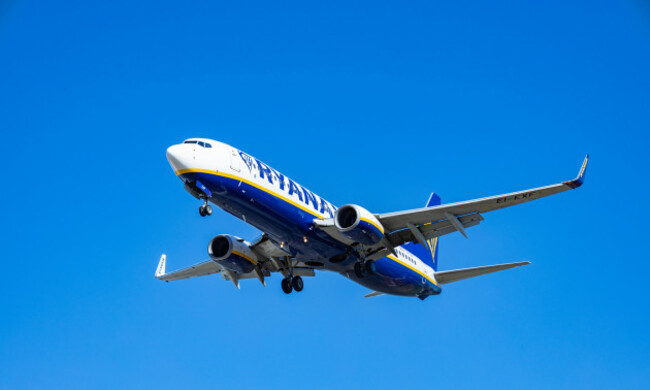 a-picture-of-a-ryanair-plane-landing