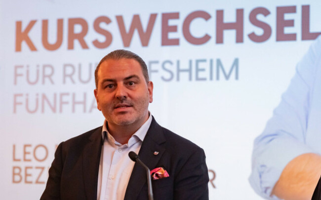 20250328-fpoe-pressekonferenz-mit-maximilian-krauss-und-leo-lugner-wien-oesterreich-28-maerz-fpoe-wien-bezirksobmann-im-6-wiener-gemeindebezirk-mariahilf-referent-fuer-presse-und-kommunikationm