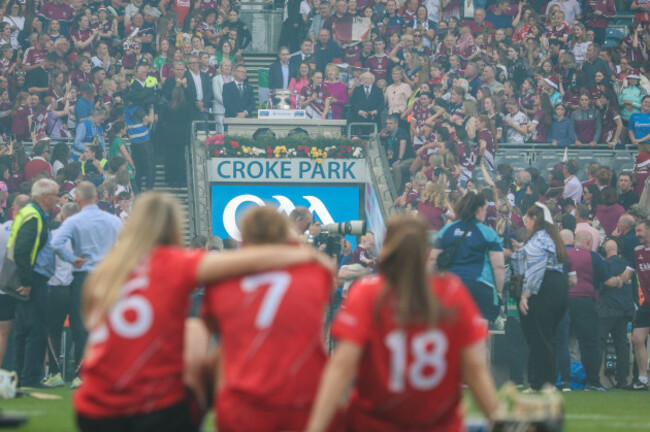 august-10-2025-croke-park-dublin-glen-dimplex-all-ireland-senior-camogie-championship-final-cork-vs-galway-carrie-dolan-of-galway-speaks-after-winning-the-match-as-cork-players-look-on-credit