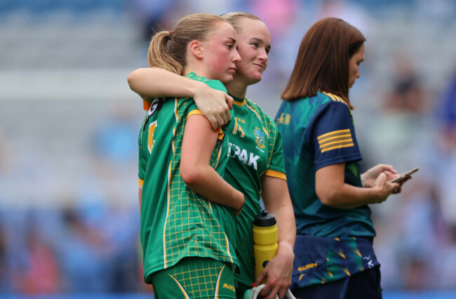 vikki-wall-consoles-aoibhin-cleary-after-the-game