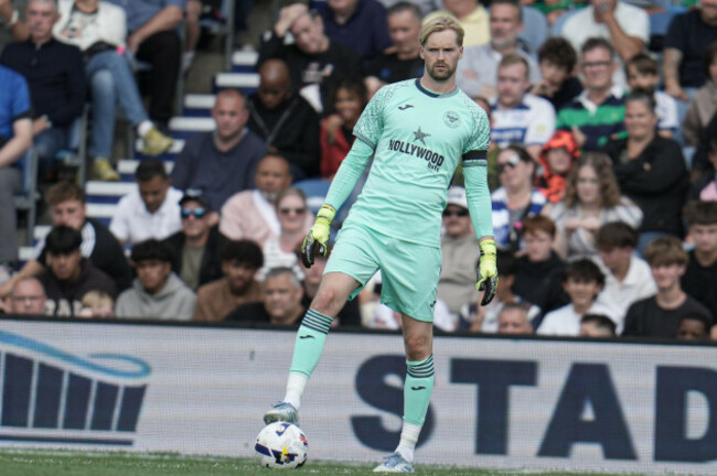 caoimhin-kelleher-of-brentford-during-the-pre-season-friendly-match-queens-park-rangers-vs-brentford-at-kiyan-prince-foundation-stadium-london-united-kingdom-2nd-august-2025photo-by-harvey-murph