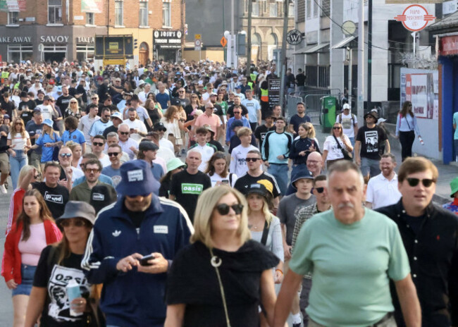 318Oasis Fans_90731714