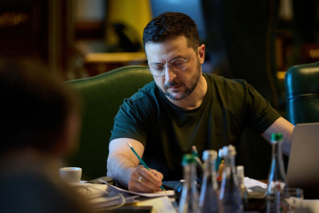 kiev-ukraine-16th-aug-2025-ukrainian-president-volodymyr-zelenskyy-listens-during-a-conference-call-with-u-s-president-donald-trump-and-european-partners-following-the-alaska-summit-at-the-mariin