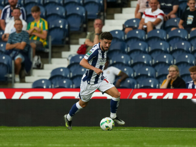 birmingham-uk-12th-august-2025-mikey-johnston-of-west-bromwich-albion-dribbles-with-the-ball-during-the-match-between-west-bromwich-albion-and-derby-county-in-the-efl-cup-round-one-at-the-hawthorn