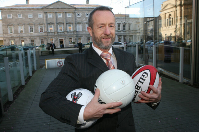 25112008-sean-kelly-joins-fine-gael