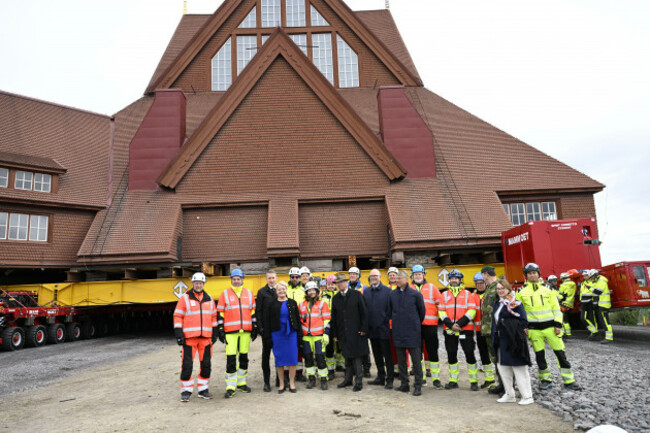 kiruna-sweden-20th-aug-2025-swedens-king-carl-gustaf-attends-the-relocation-of-kiruna-church-to-its-new-site-in-the-town-center-of-kiruna-sweden-on-august-20-2025-photo-fredrik-sandbergttco